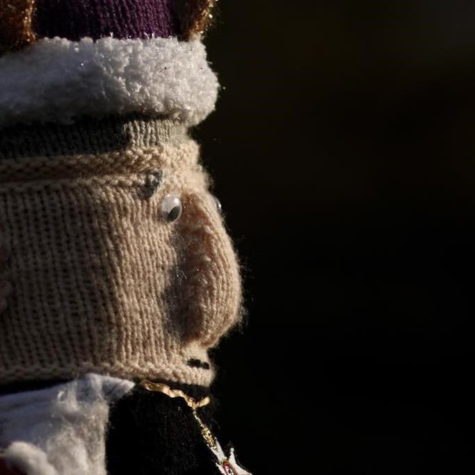 ‘Woolly delinquents’ celebrate Charles’ coronation in yarn